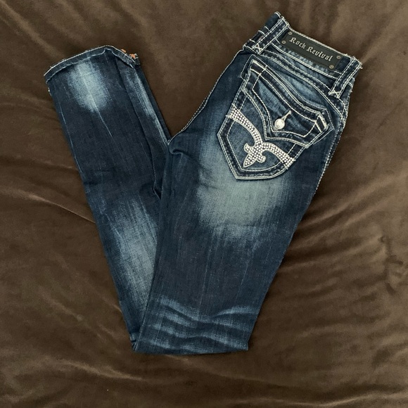 Women’s Rock Revival Jeans - Picture 1 of 3